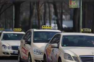 Le coût taxi Paris : Que faut-il savoir avant de réserver ?